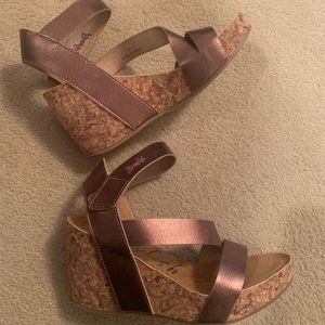 Blowfish platforms